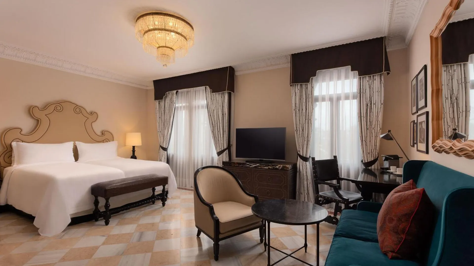 Hotel Alfonso Xiii, A Luxury Collection Hotel, סביליה